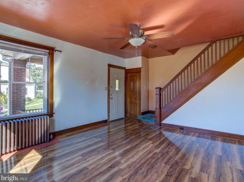 737 28th St, Harrisburg PA 17111-1127 exterior