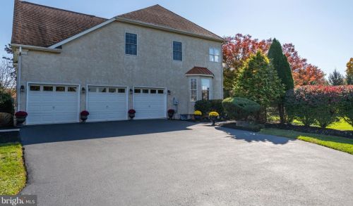 4040 Steeplechase Dr, Collegeville PA  19426-1265 exterior