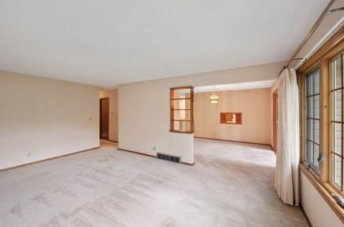 10023 Morris Rd, Minneapolis, MN 55437-2303