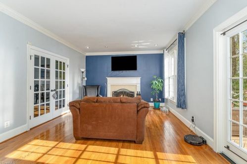 5317 Highstream Ct, Greensboro NC  27407-5825 exterior