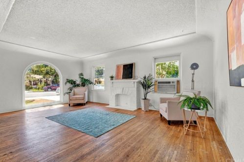 311 Orange Ave, Brea, CA 92821-4028