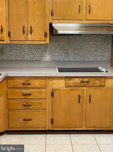 6235 Kilmer Ct, Falls Church VA  22044-1822 exterior