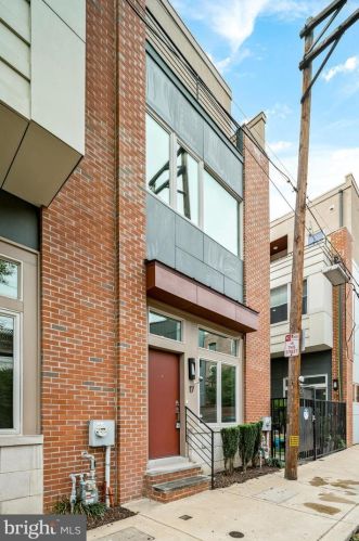 919 5th St, Philadelphia PA  19147-4107 exterior