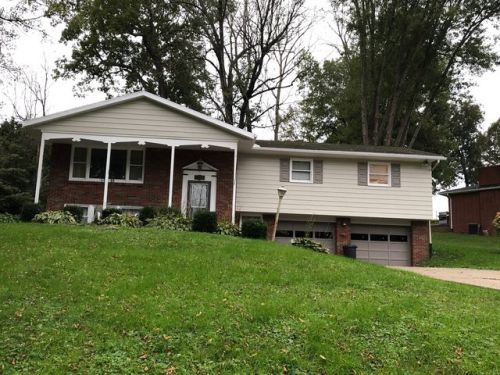 5020 Cliffrock Dr, Zanesville, OH 43701-9392