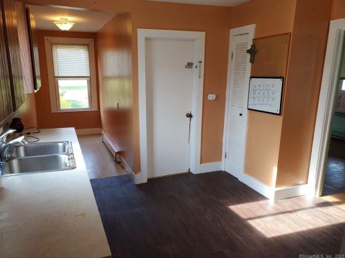 106 Spithead Rd, Waterford, CT 06385-1919