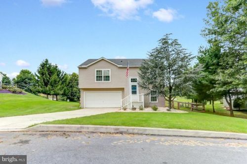 422 Big Sky Dr, Etters, PA 17319-9785