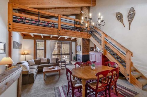 3081 Aspen Grove Rd, Truckee, CA 96161-4213