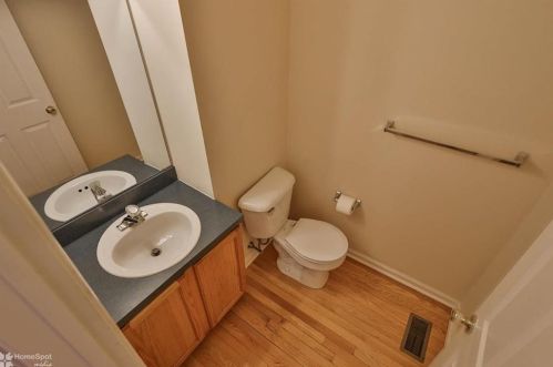 8149 Cross Creek Cir, Breinigsville PA  18031-1330 exterior