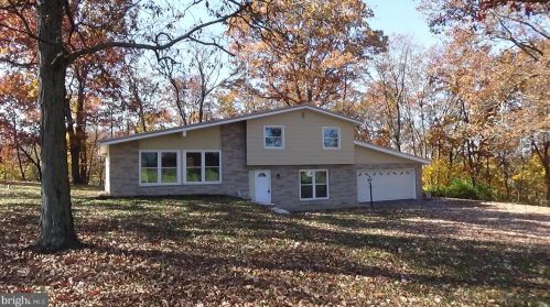 1522 Mcclures Gap Rd, Carlisle, PA 17015-8914