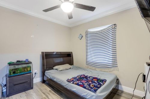 454 Saginaw Ave, Fort Pierce FL  34953-5990 exterior