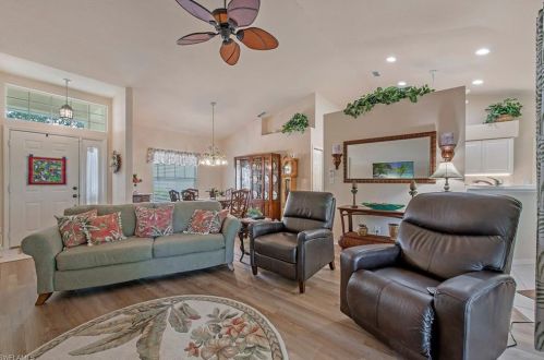 147 Estelle Dr, Naples FL  34112-7059 exterior