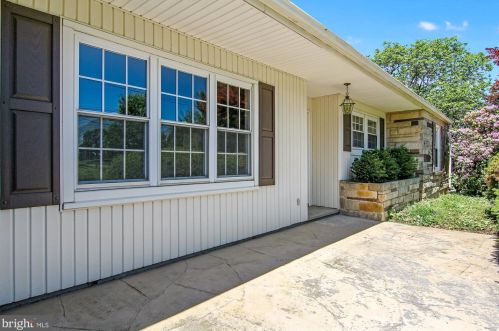 350 Brentwater Rd, Camp Hill, PA 17011-2004