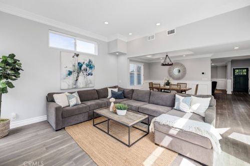 1336 1st St, Manhattan Beach CA  90266-6902 exterior