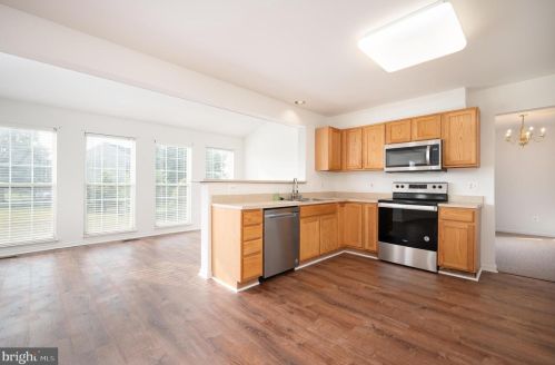 216 Shetland Dr, New Castle DE  19720-8832 exterior