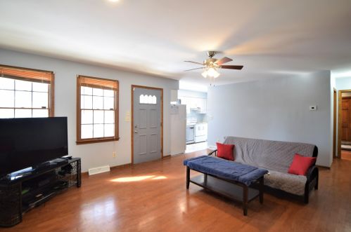 2811 Coldspring Rd, Zanesville, OH 43701-1681