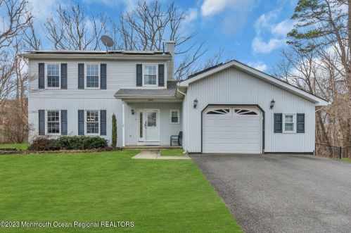 20 Hemlock Hill Rd, Jackson Twp, NJ 08527-1743