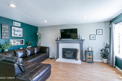 741 Edgewood Ave, Santa Maria, CA 93455-3230
