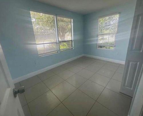 717 7th St, West Palm Beach, FL 33401-3829