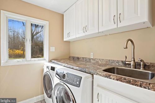 343 Richard Rd, Yardley PA  19067-1969 exterior