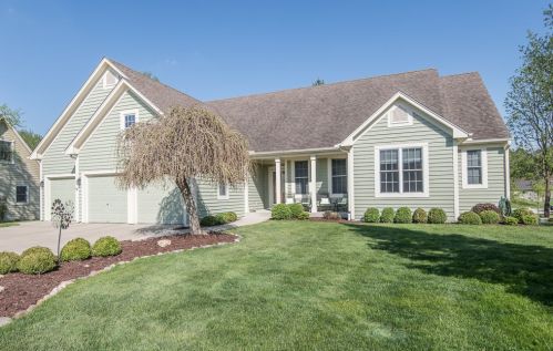555 Cassie Lynn Ln, Oconomowoc, WI 53066-6513