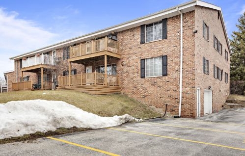 141 Linden Ln, Thiensville WI  53092-1221 exterior