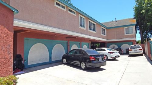 7832 Newman Ave, Huntington Beach, CA 92647-6815
