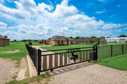 25970 Fm 429, Terrell, TX 75161-1128