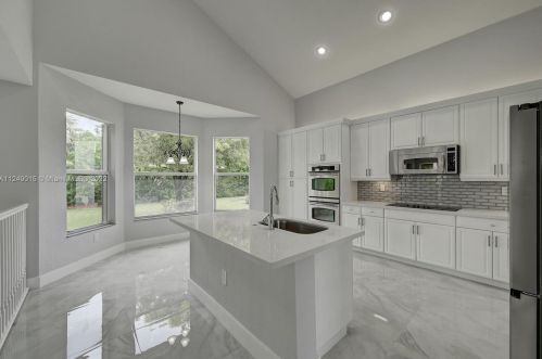 17435 48th St, Hollywood, FL 33029-5080