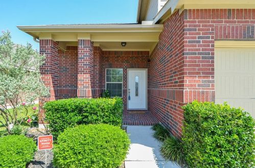 10311 Whisper Bluff Dr, Humble, TX 77396-2849