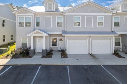 173 Date Palm Ln, Freeport, FL 32439