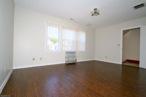 93 Benjamin St, Cranford NJ  07016-2621 exterior
