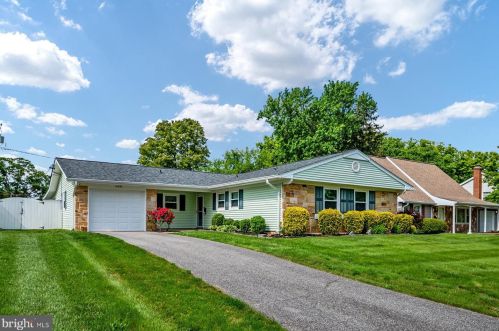 12220 Fleming Ln, Bowie, MD 20715-2527