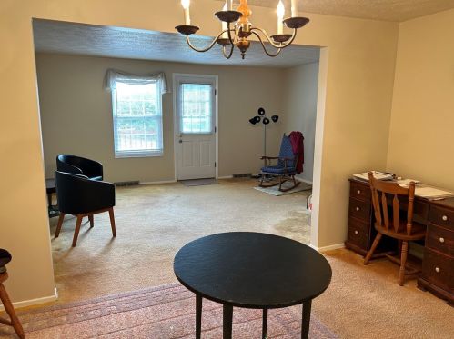 5050 Harvest Ln, Gibsonia, PA 15044-8240