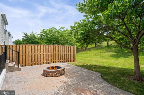 16571 Bramblewood Ln, Woodbridge VA  22191-6014 exterior