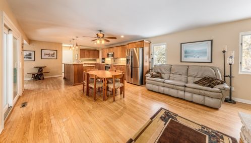 8801 Hart Dr, Waterford WI  53185-1364 exterior