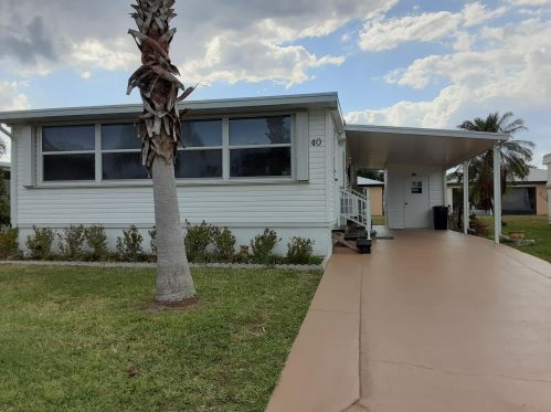 40 Florida Way, Fort Pierce, FL 34952-8512