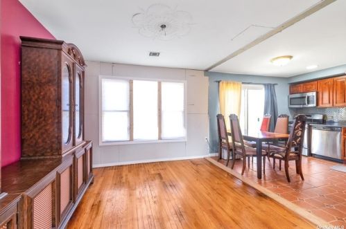 1506 Peapond Rd, North Bellmore NY  11710-2924 exterior