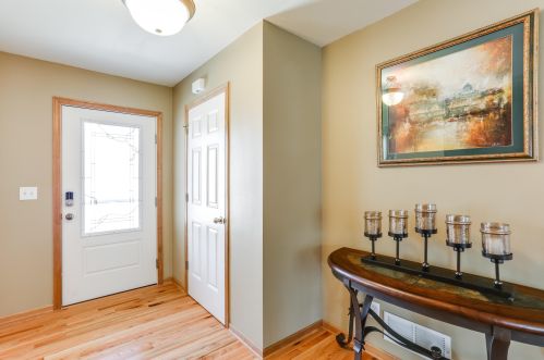8915 65th St, Kenosha, WI 53142-7242