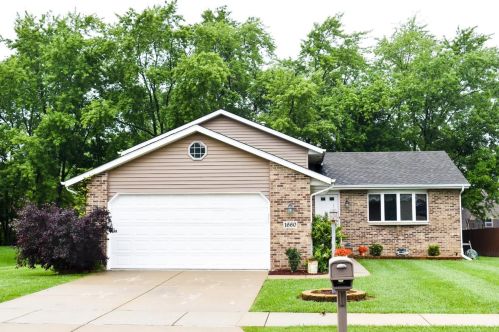 1660 Cooke St, Hobart, IN 46342-4489