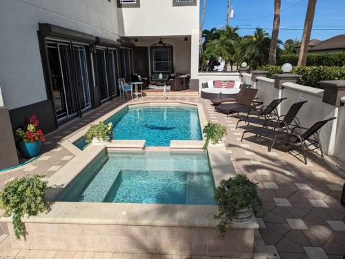 9625 6th St, Naples FL  34108-2204 exterior