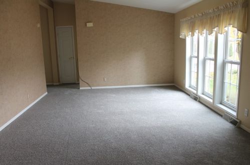 221 Rock Lake Dr, Zelienople PA  16063-8901 exterior