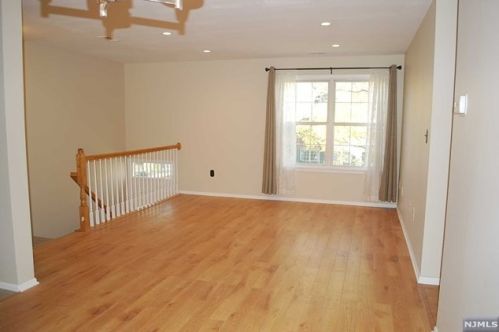 1041 Cumberland Ct, Mahwah NJ  07430-1361 exterior