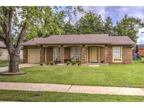 211 Laura St, Sapulpa, OK 74066-7119