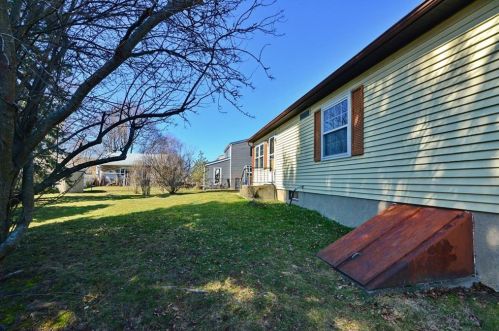 23 Rosemont Ave, Cumberland RI  02864-7518 exterior