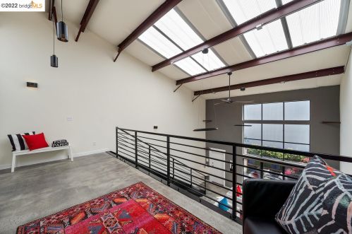 2858 Helen St, Oakland CA  94608-4028 exterior