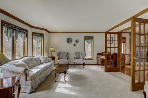 1583 Highland Ave, Hubertus, WI 53033-9418