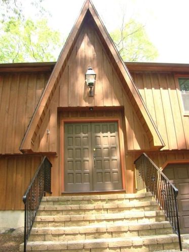 60 Lake Shore Trl, Glastonbury CT  06033-4014 exterior
