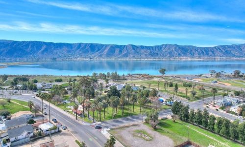 144 Main St, Lake Elsinore CA  92530-3826 exterior