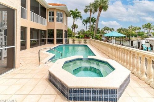 446 Bayside Ave, Naples FL 34108-2314 exterior