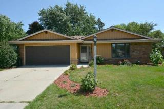 8028 57th St, Hales Corners, WI 53132-9240